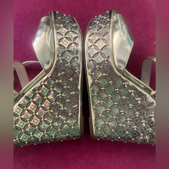 Michael Michael Kors Wedge Heel - Picture 2 of 9